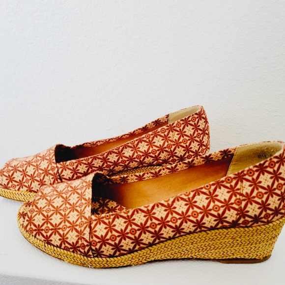 Stuart Weitzman Theodora & Callum Peep Toe Espadrilles - Picture 3 of 16